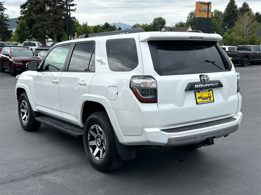 2024 Toyota 4Runner TRD Off-Road Premium photo 1