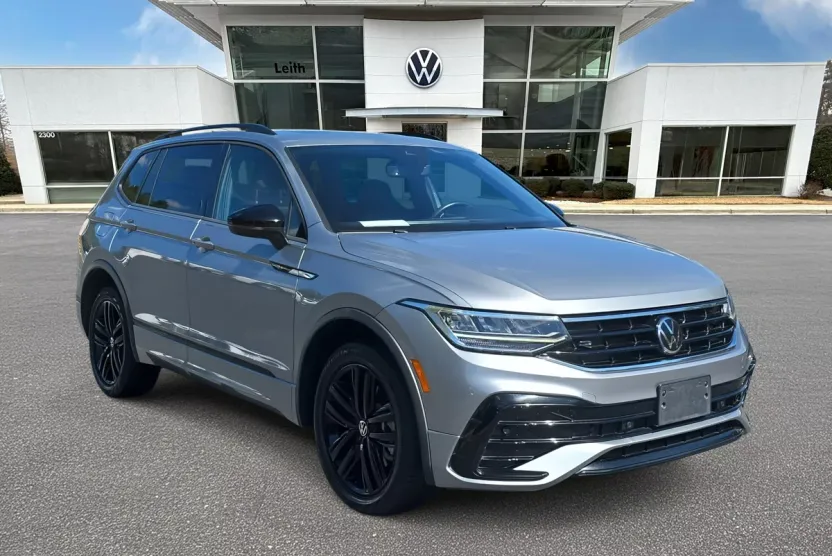 2022 Volkswagen Tiguan SE R-Line Black photo 1
