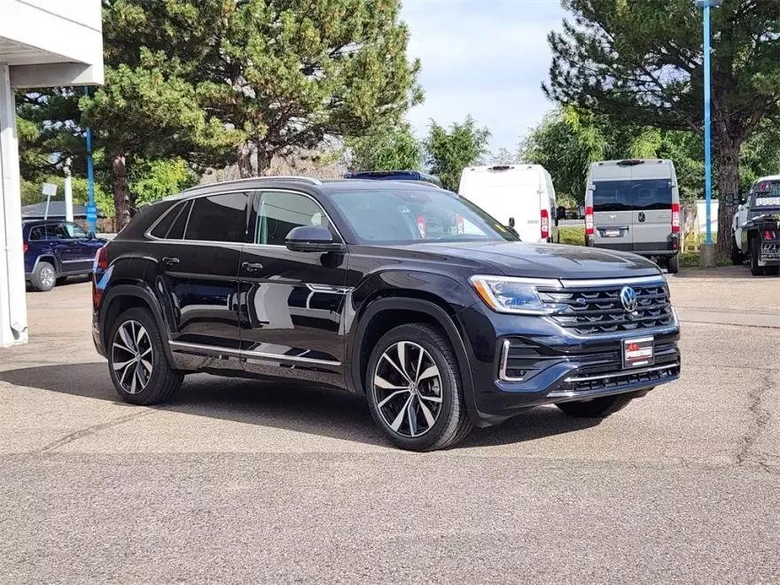 2024 Volkswagen Atlas Cross Sport SEL Premium R-Line photo 1