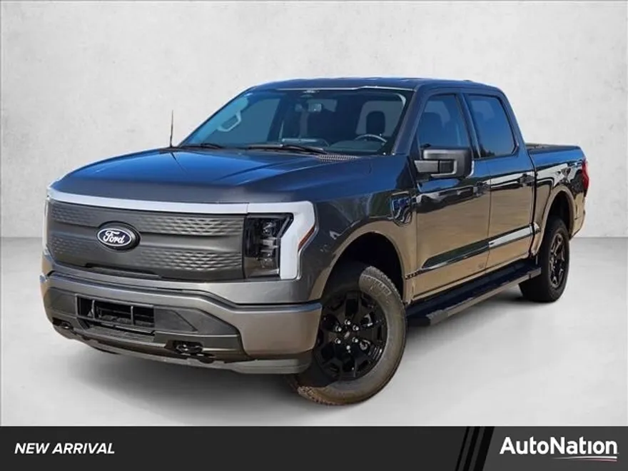 2025 Ford F-150 Lightning XLT photo 1