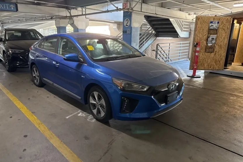 2018 Hyundai Ioniq Electric Limited photo 1