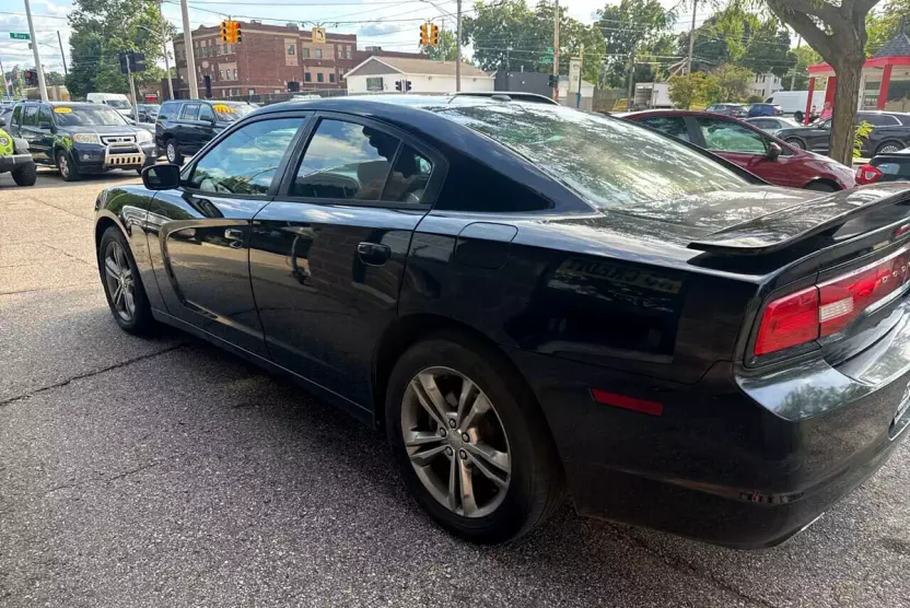 2013 Dodge Charger SXT AWD photo 1