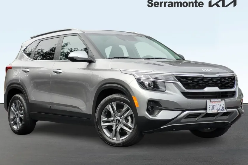 2023 Kia Seltos S photo 1