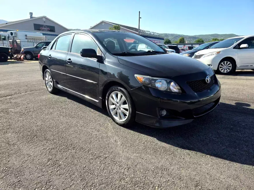 2010 Toyota Corolla photo 1