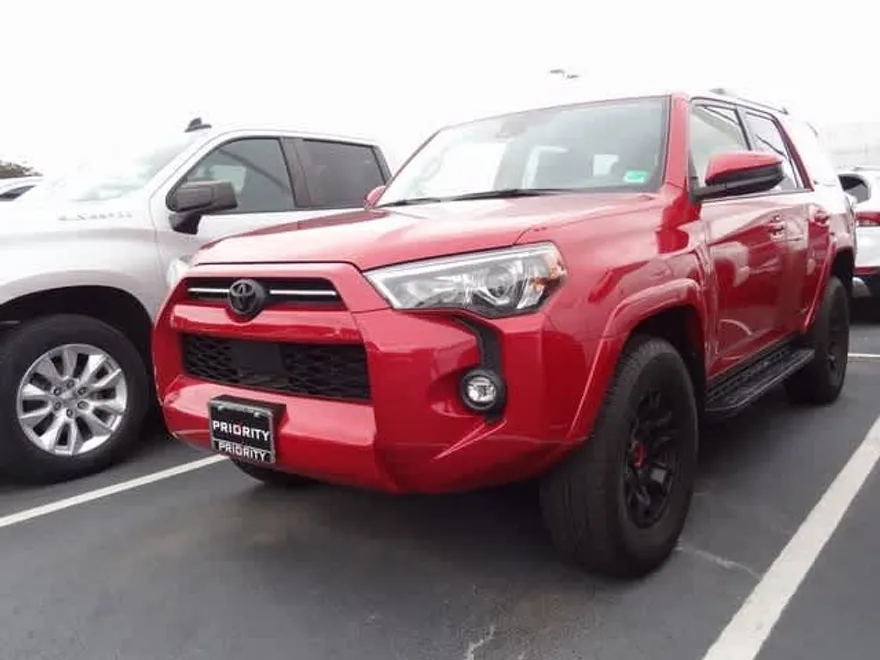 2022 Toyota 4Runner SR5 photo 1