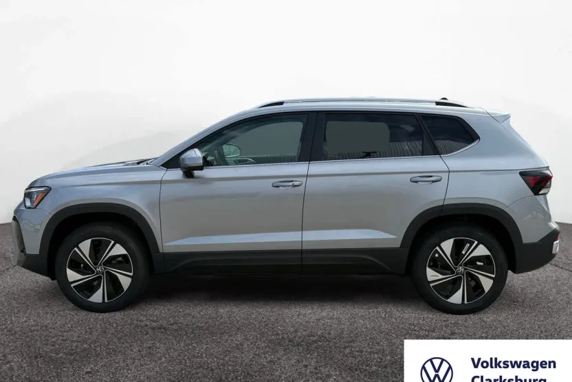2025 Volkswagen Taos SE photo 1