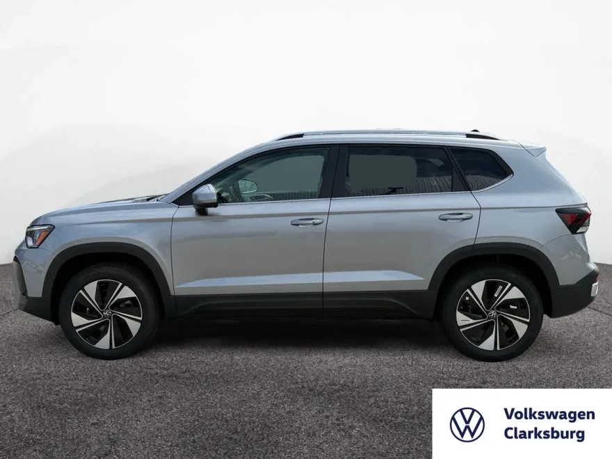 2025 Volkswagen Taos SE photo 1