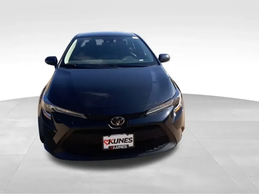 2022 Toyota Corolla LE photo 1