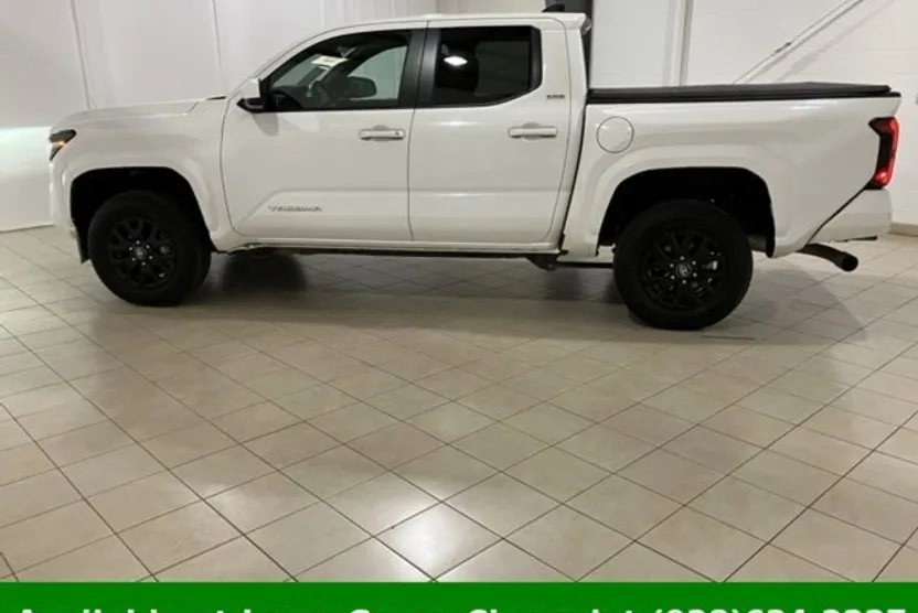 2024 Toyota Tacoma 4x4 SR5 photo 1
