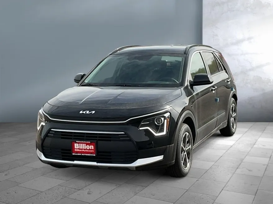 2025 Kia Niro LX photo 1