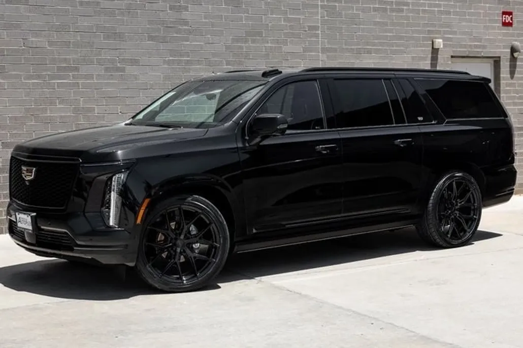 2025 Cadillac Escalade ESV Sport photo 1