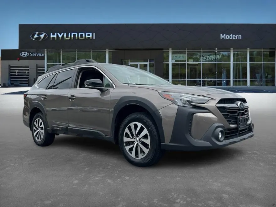 2023 Subaru Outback Premium photo 1