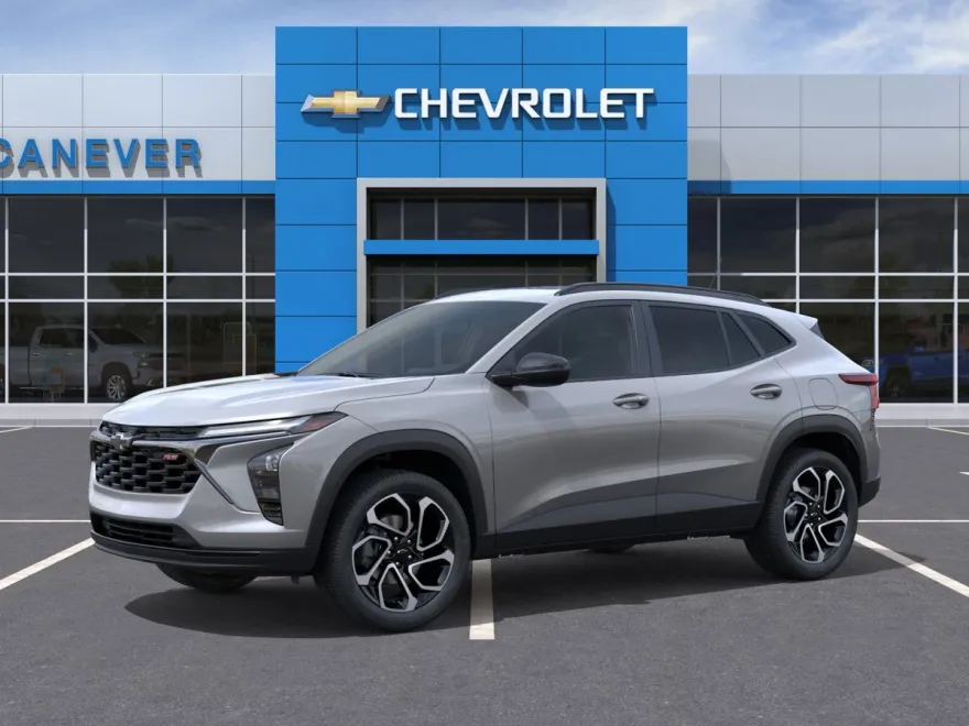 2025 Chevrolet Trax LE photo 1