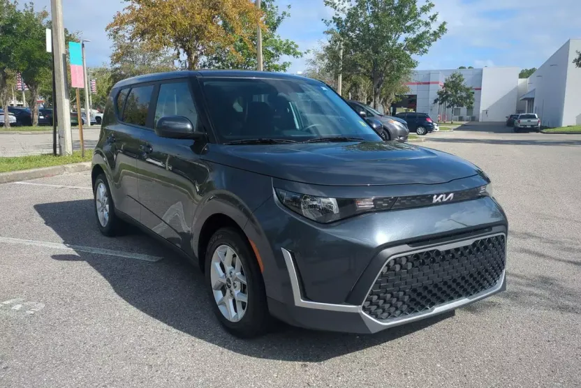2023 Kia Soul LX S photo 1