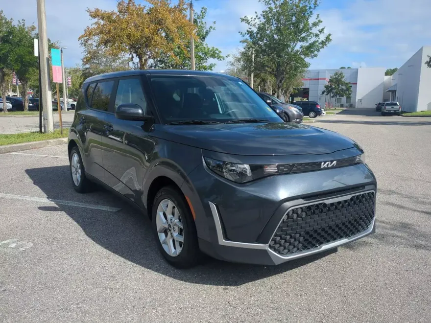 2023 Kia Soul LX S photo 1