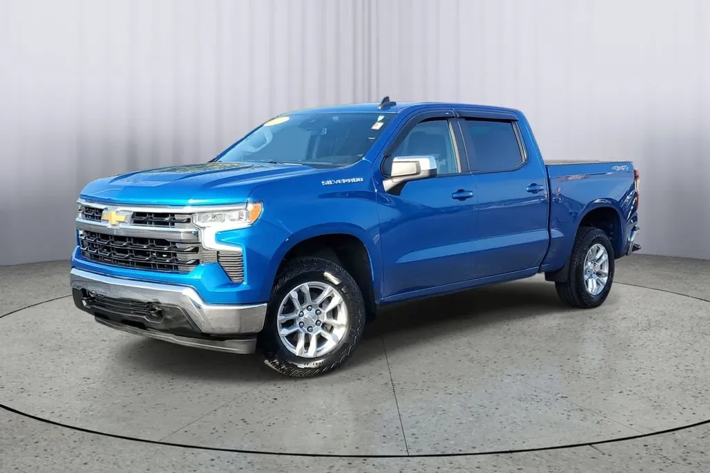 2023 Chevrolet Silverado 1500 LT photo 1