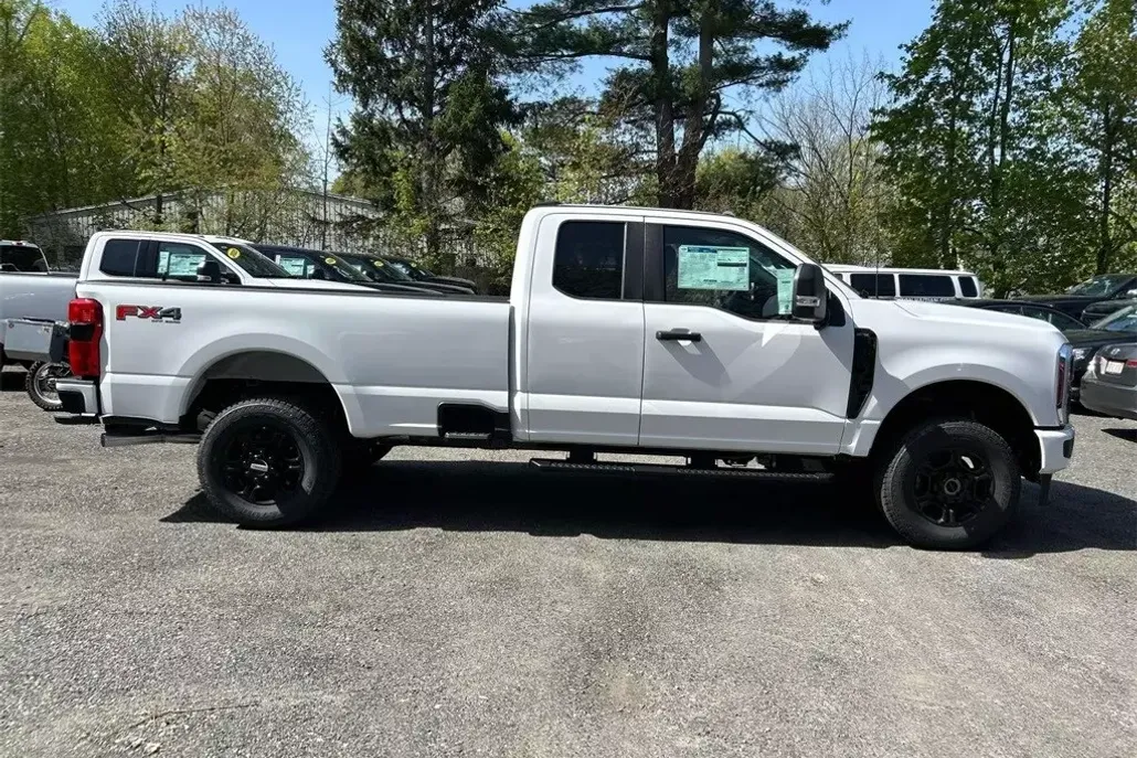 2025 Ford F-350 XL photo 1