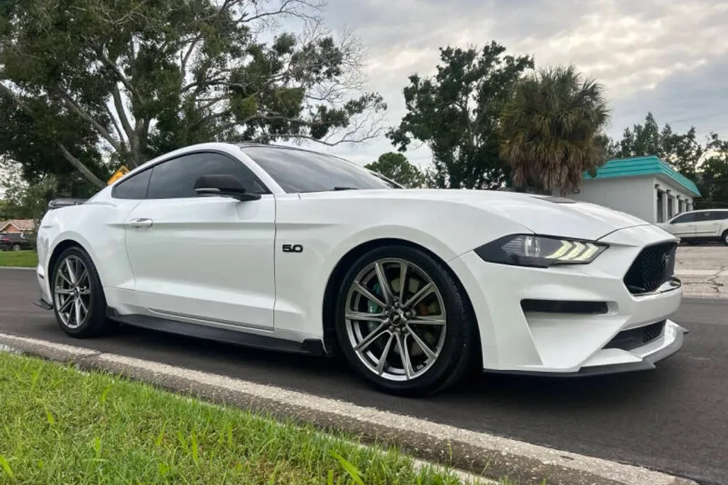 2019 Ford Mustang GT photo 1