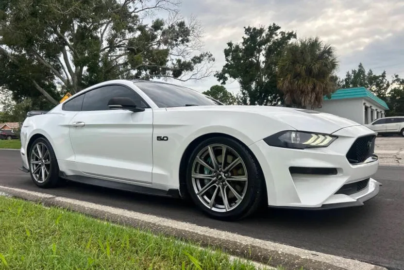 2019 Ford Mustang GT photo 1