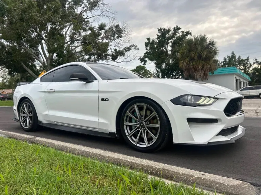 2019 Ford Mustang GT photo 1