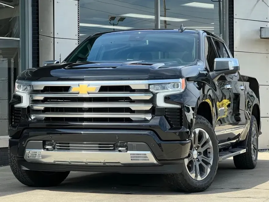 2024 Chevrolet Silverado 1500 High Country photo 1