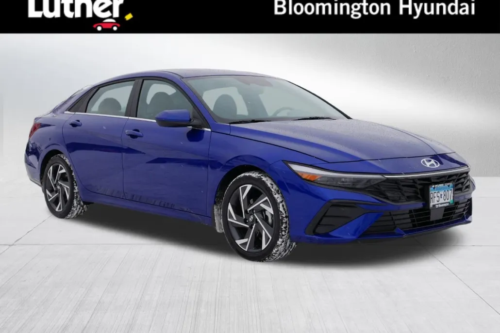 2024 Hyundai Elantra SEL Convenience photo 1