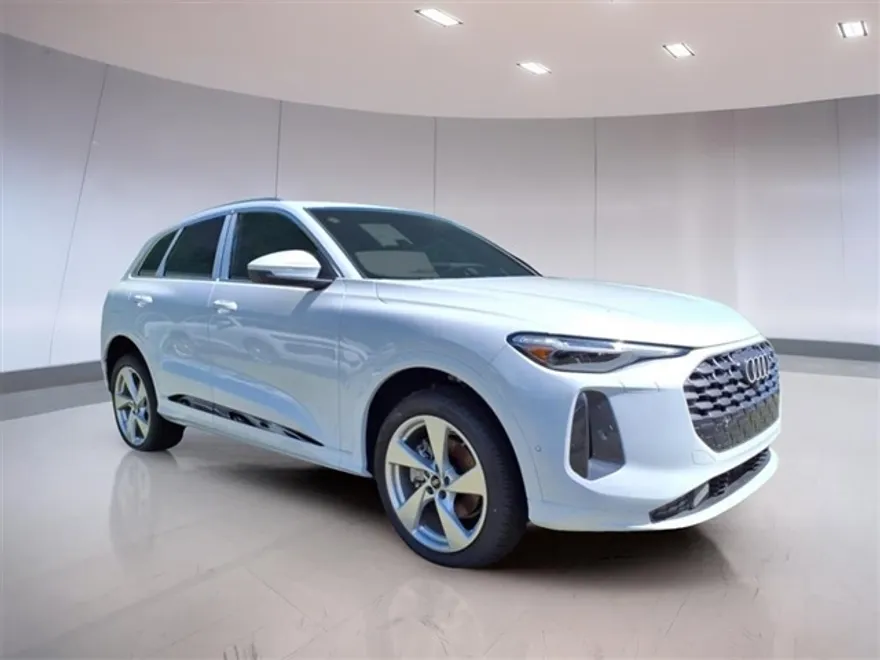 2025 Audi Q5 Premium Plus photo 1