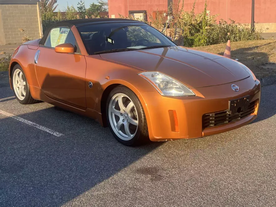 2004 Nissan 350Z Touring photo 1