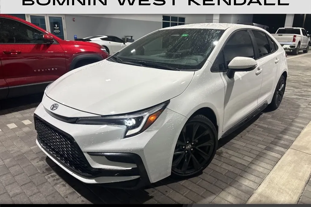 2024 Toyota Corolla SE photo 1