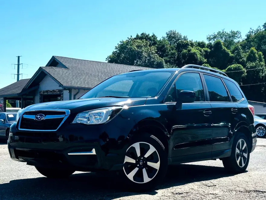 2017 Subaru Forester 2.5i Premium photo 1