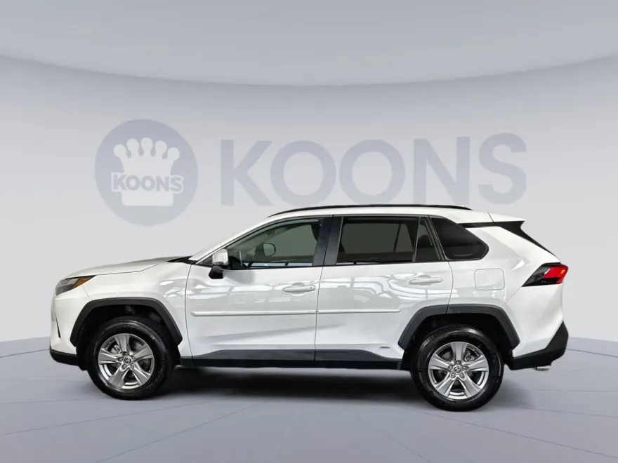 2024 Toyota RAV4 Hybrid LE photo 1