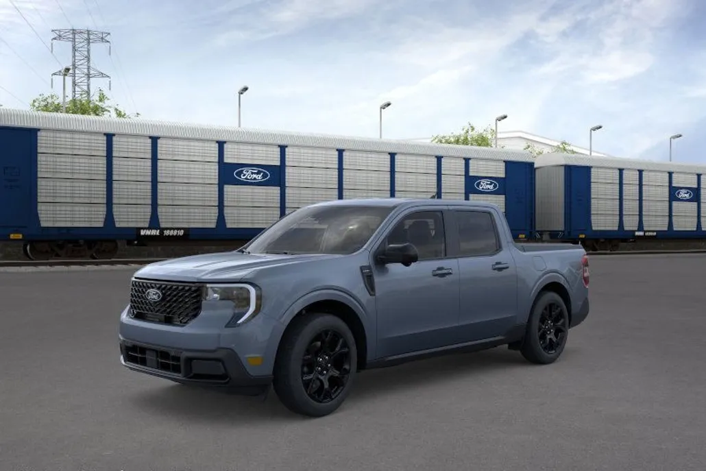 2025 Ford Maverick Lariat photo 1