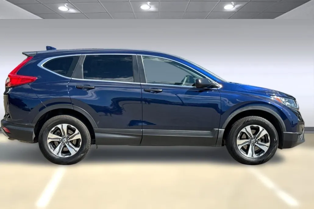 2017 Honda CR-V LX photo 1