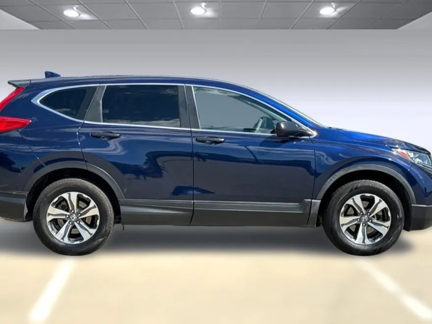 2017 Honda CR-V LX photo 1