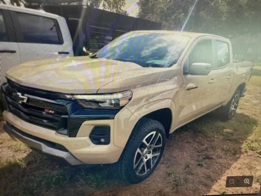 2023 Chevrolet Colorado Z71 photo 1