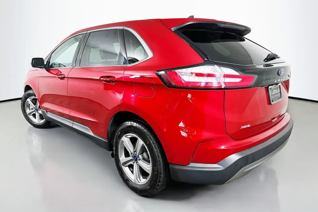 2021 Ford Edge SEL photo 1