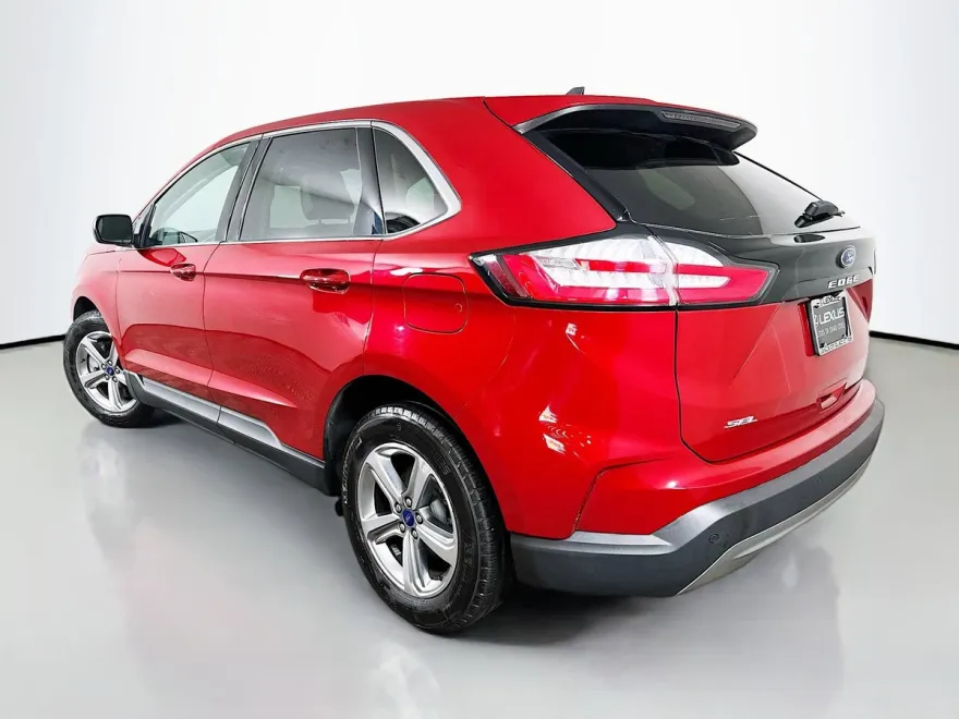 2021 Ford Edge SEL photo 1