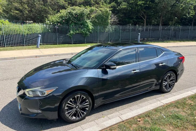 2016 Nissan Maxima Platinum photo 1