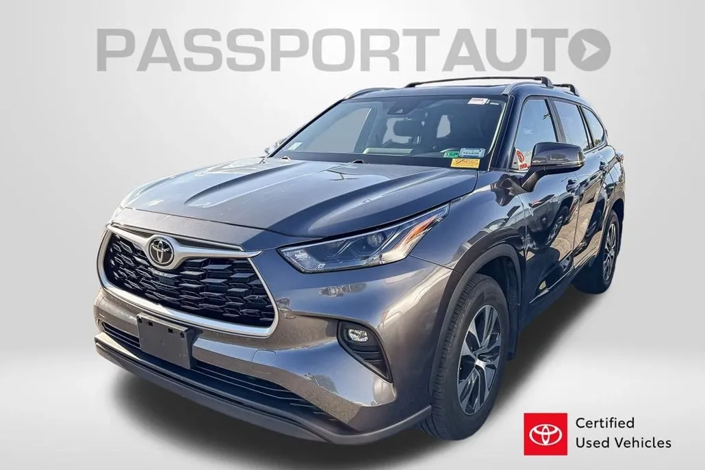 2023 Toyota Highlander XLE photo 1