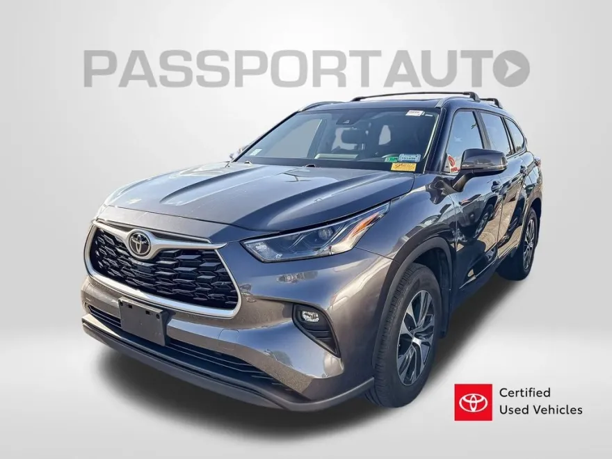 2023 Toyota Highlander XLE photo 1