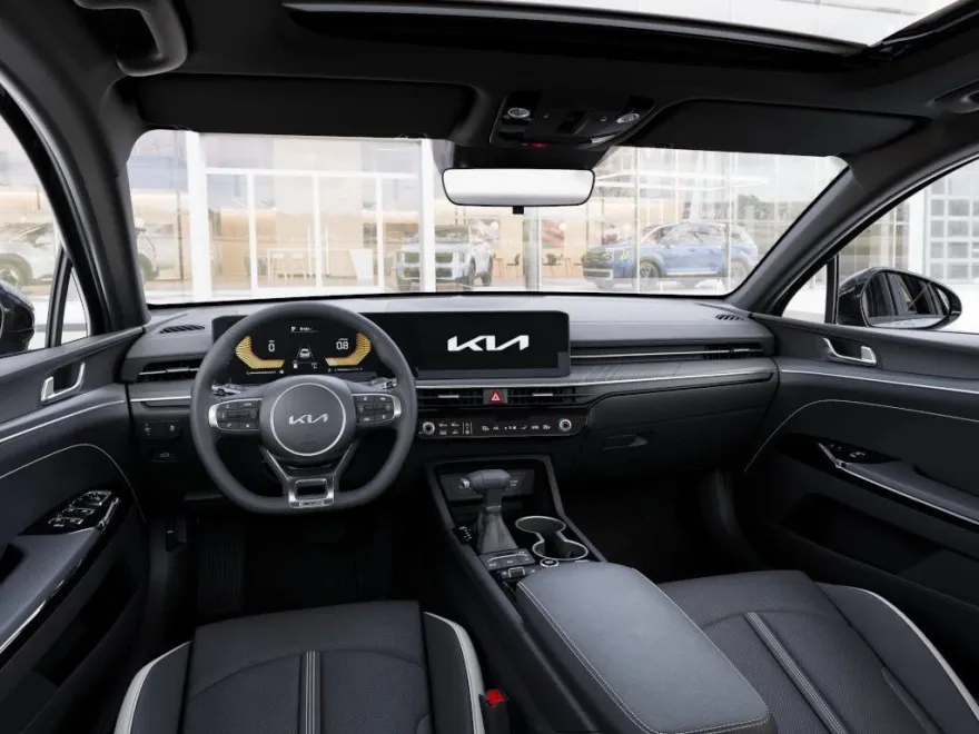 2026 Kia K5 GT-Line photo 1