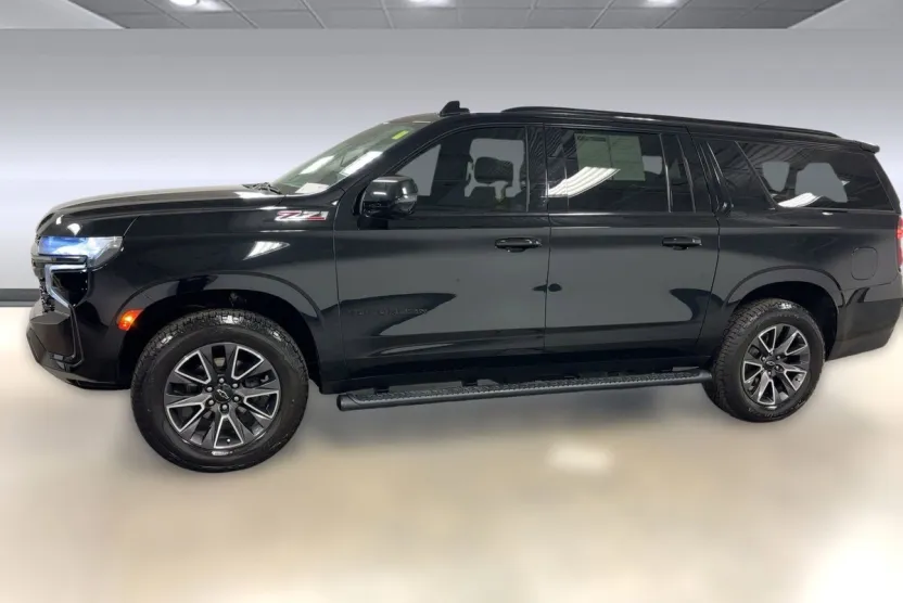 2021 Chevrolet Suburban Z71 photo 1