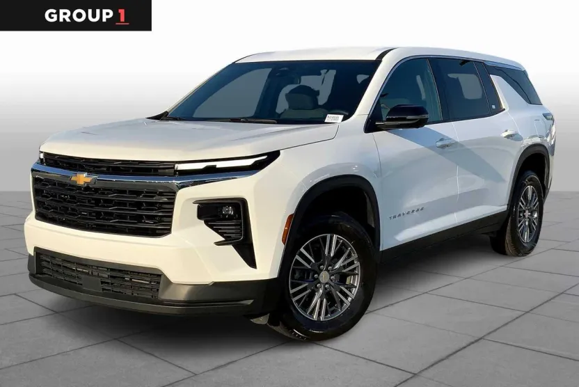 2024 Chevrolet Traverse LS photo 1