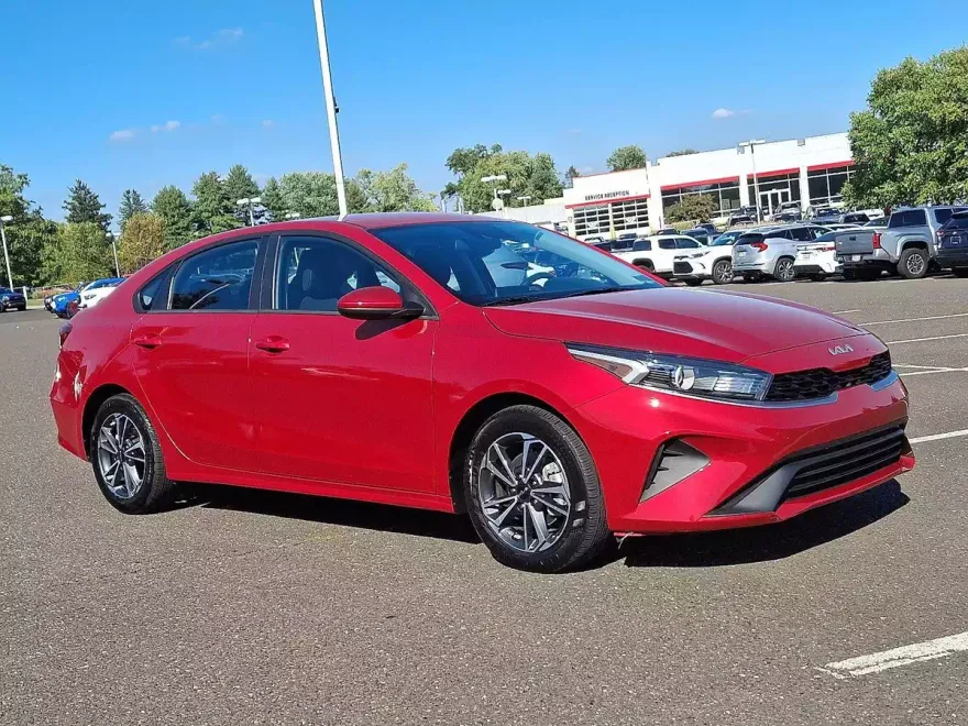 2024 Kia Forte LXS photo 1