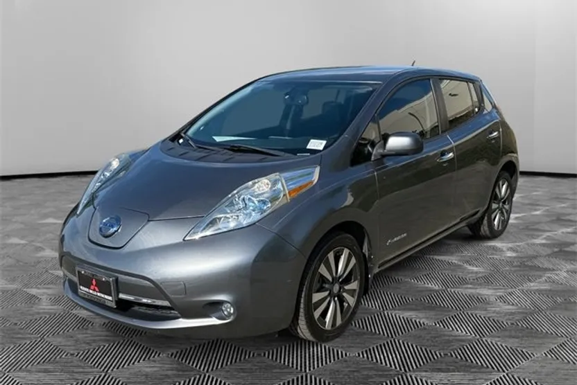 2015 Nissan Leaf SL photo 1
