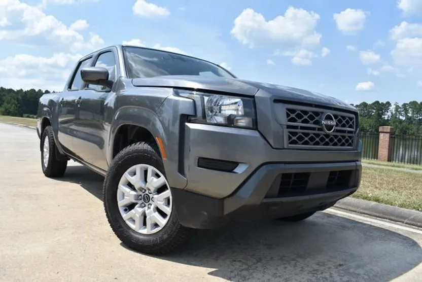 2022 Nissan Frontier SV photo 1