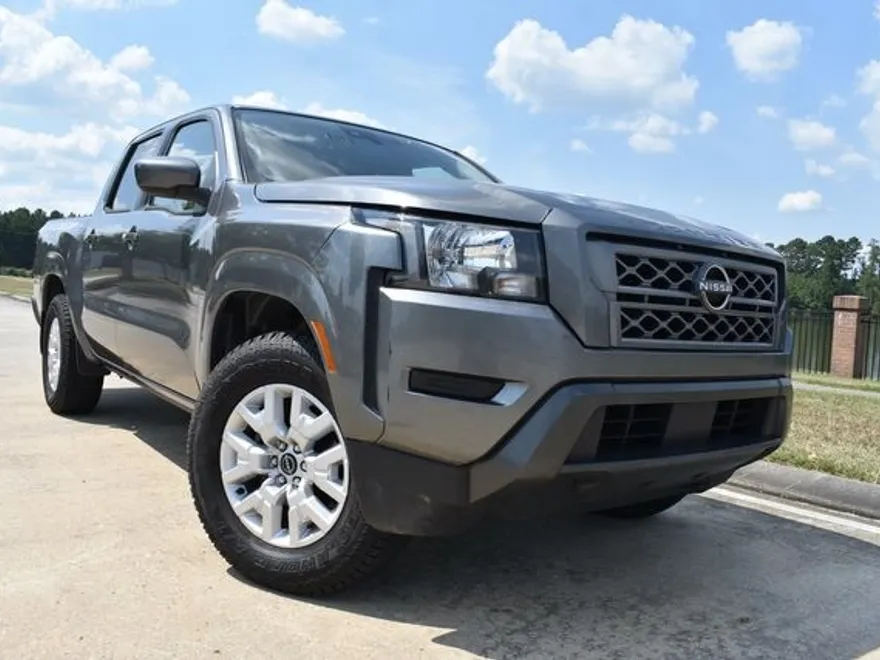 2022 Nissan Frontier SV photo 1
