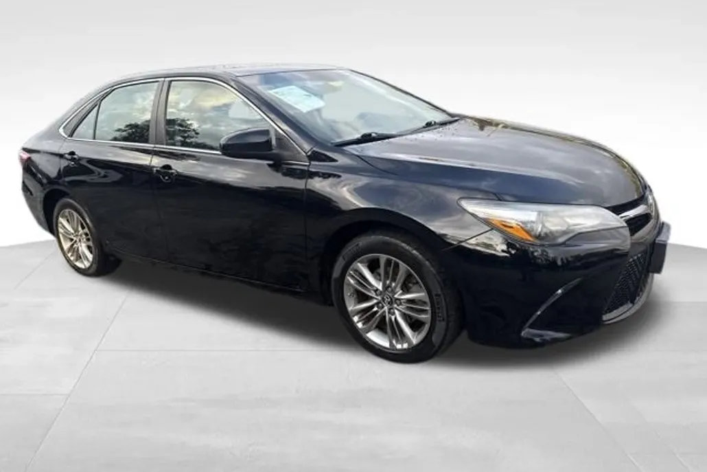 2017 Toyota Camry XLE XSE photo 1
