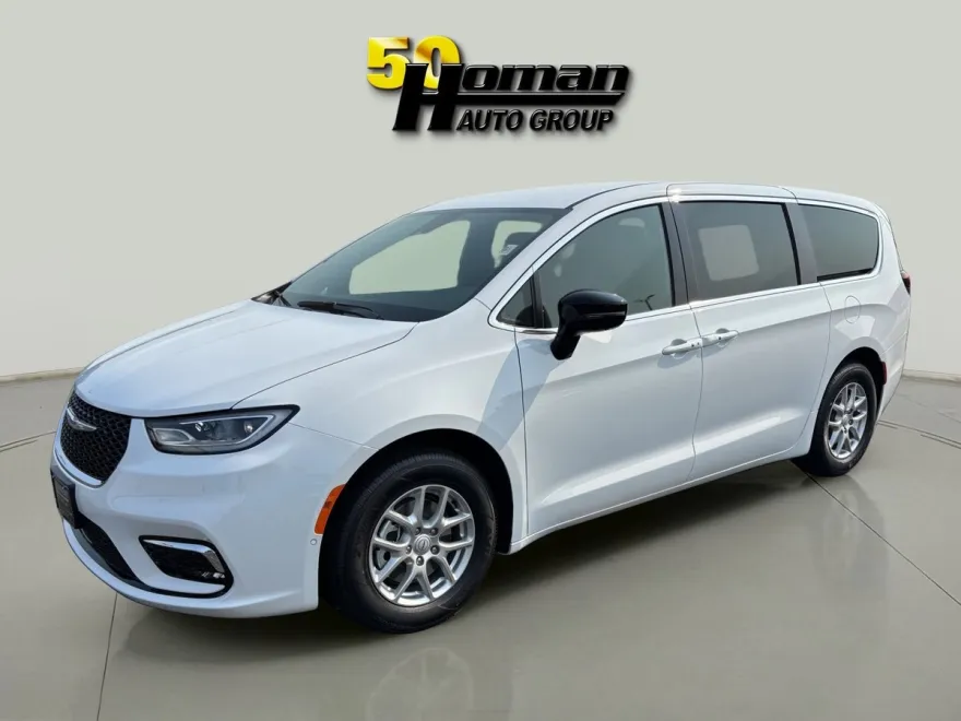 2025 Chrysler Pacifica photo 1