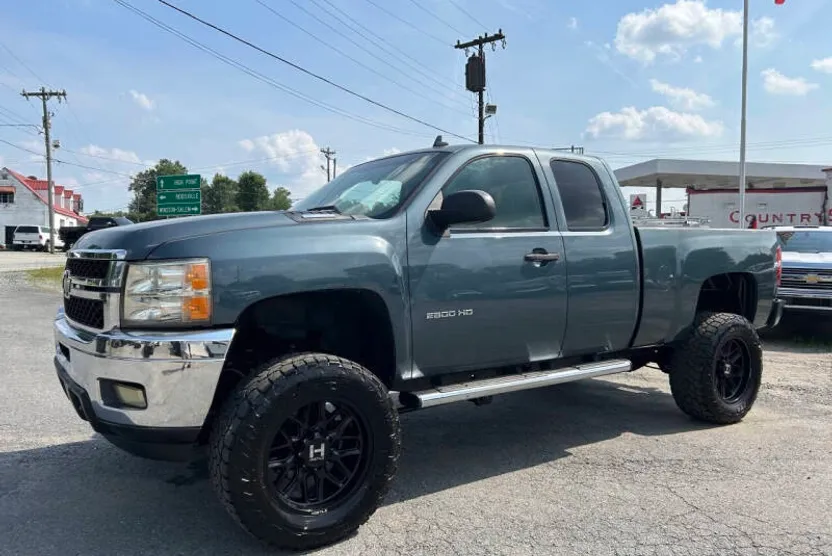2011 Chevrolet Silverado 2500HD LT photo 1